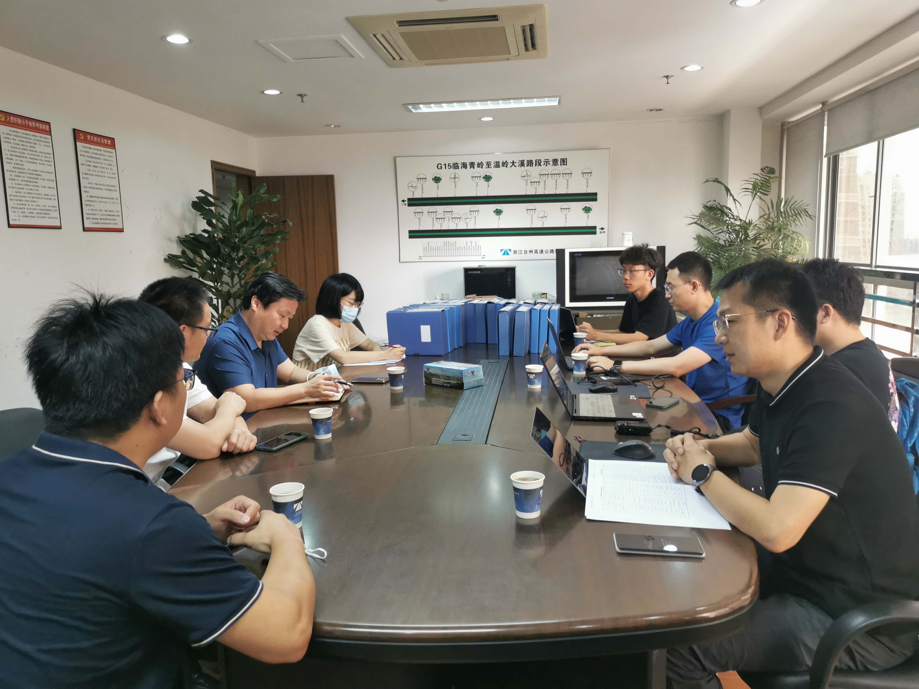 1632293487127300.jpg 20210917圖為檢查集團內業(yè)資料王劍攝.JPG